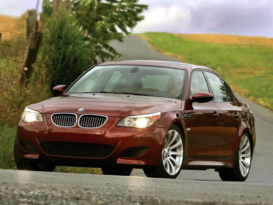  BMW M5 2005 года  (US) (фото 25 из 35)